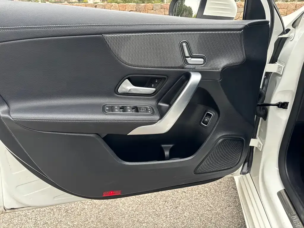 Mercedes-Benz A-Class 2021 из CN, фото 3