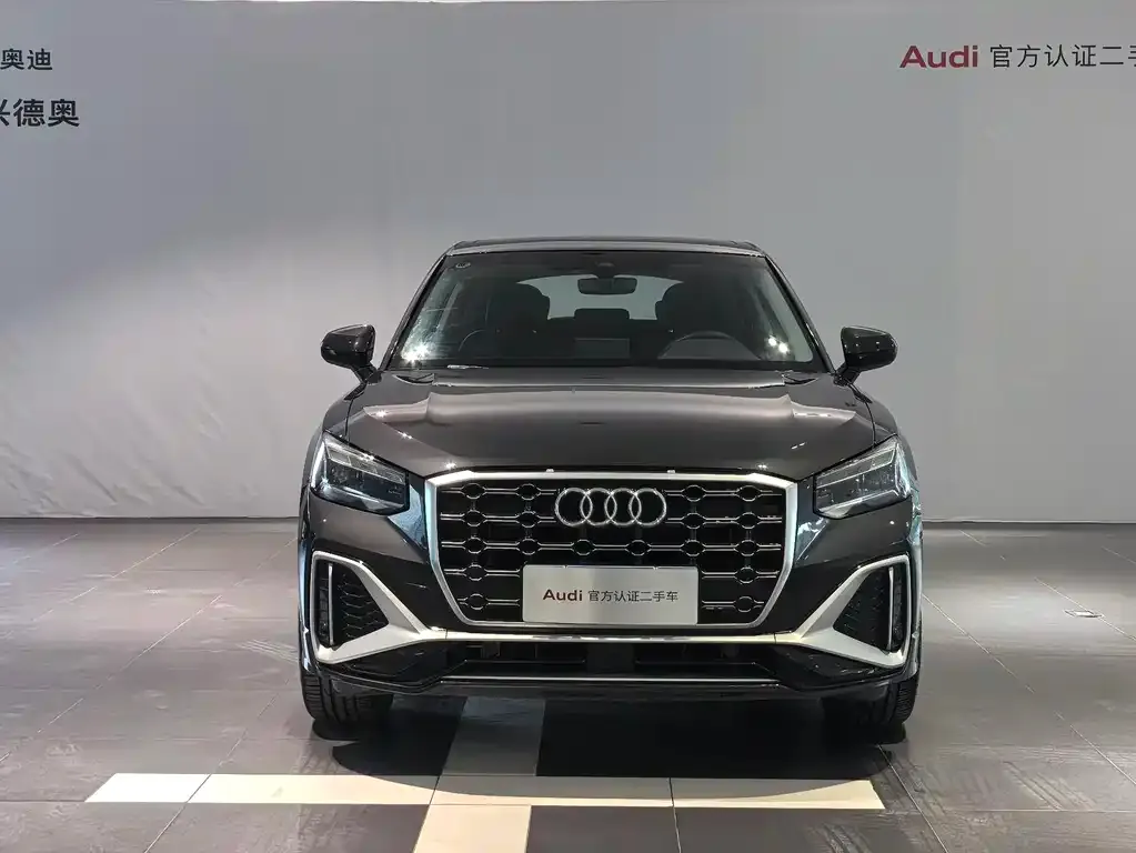 Audi Q2L 2025 из CN, фото 2