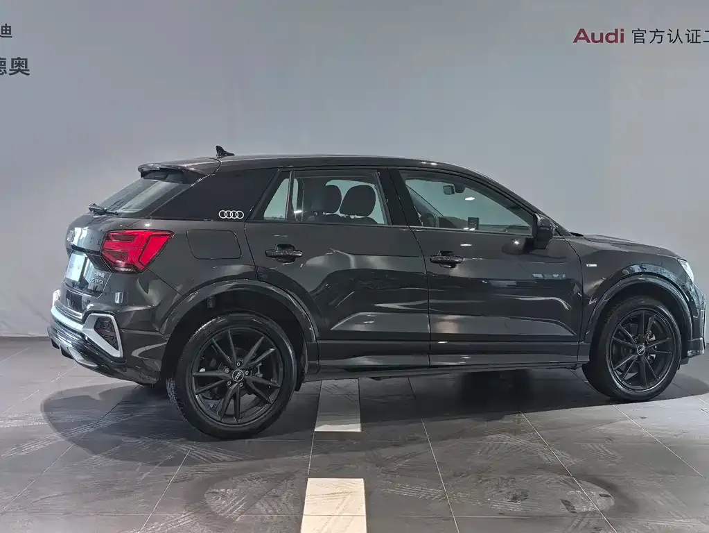 Audi Q2L 2025 из CN, фото 5