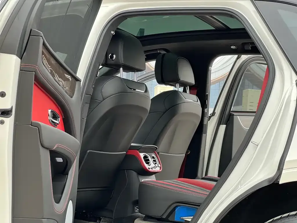 Bentley Bentayga 2022 из CN, фото 8