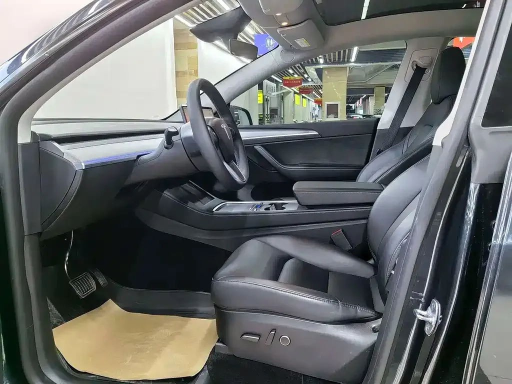 Tesla Model Y — фото 7
