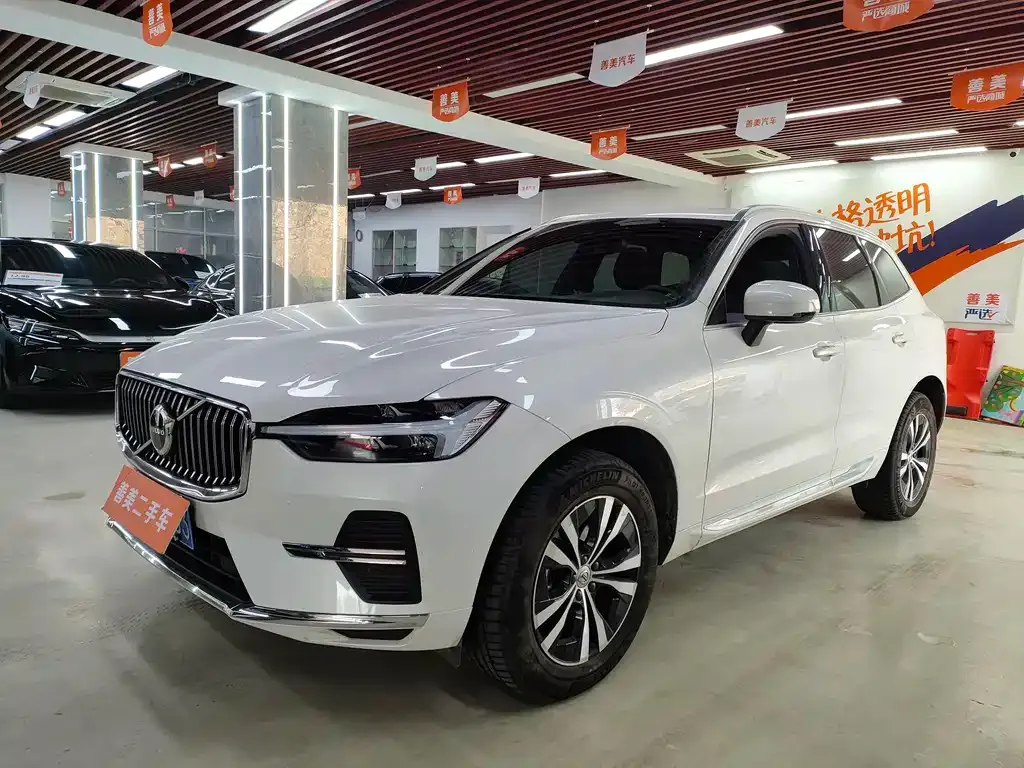 Volvo XC60 2023 из CN, фото 1