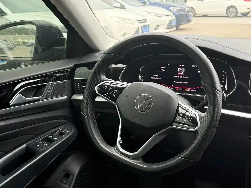 Volkswagen Passat — фото 7