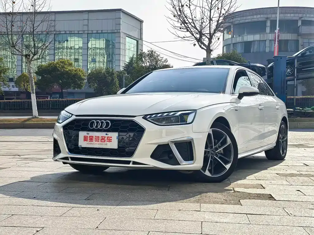 Audi A4L 2022 из CN, фото 1