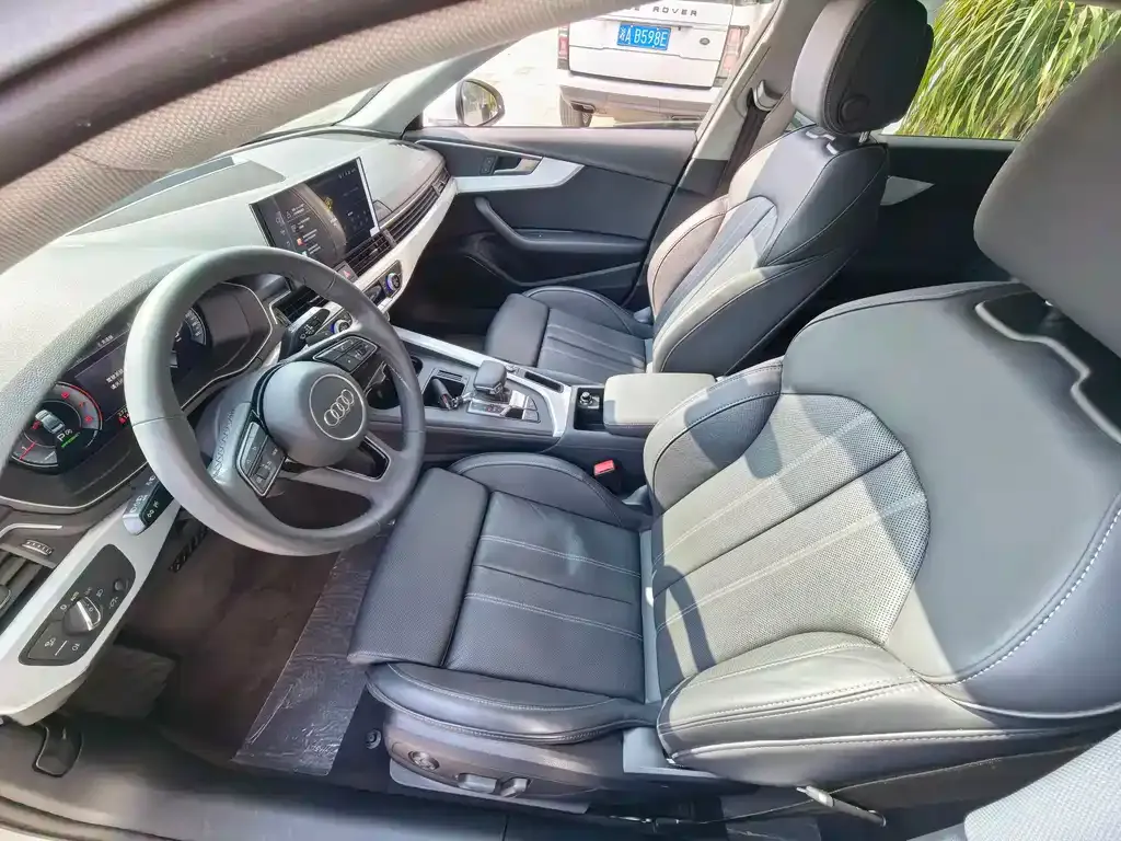 Audi A4L 2022 из CN, фото 3