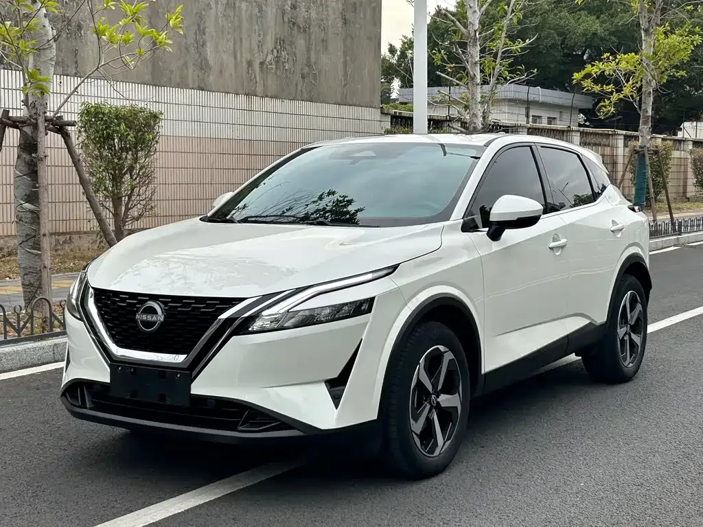 Nissan Qashqai — фото 1