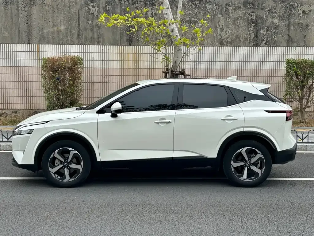 Nissan Qashqai — фото 7
