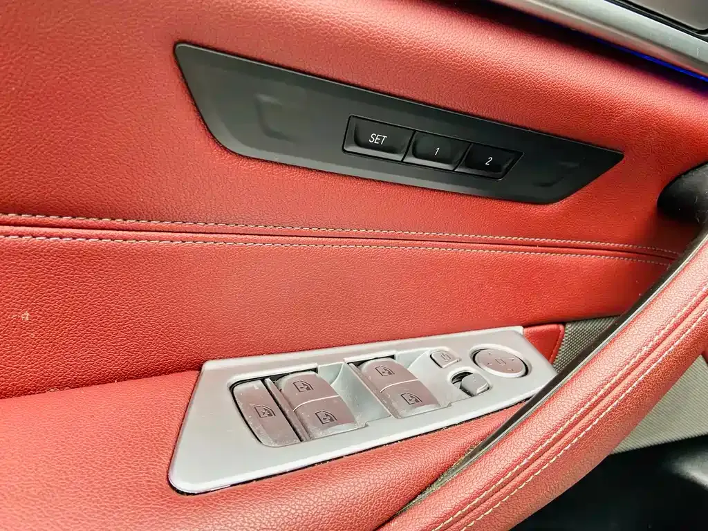 BMW 5 Series 2021 из CN, фото 10