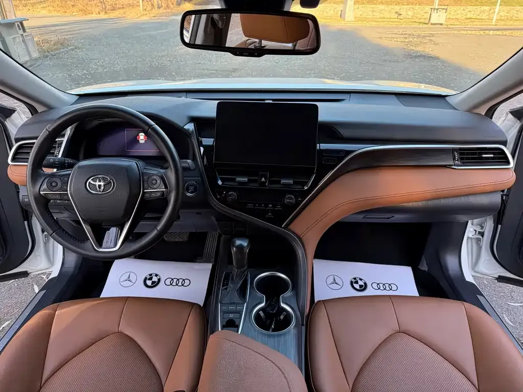 Toyota Camry 2021 из CN, фото 9