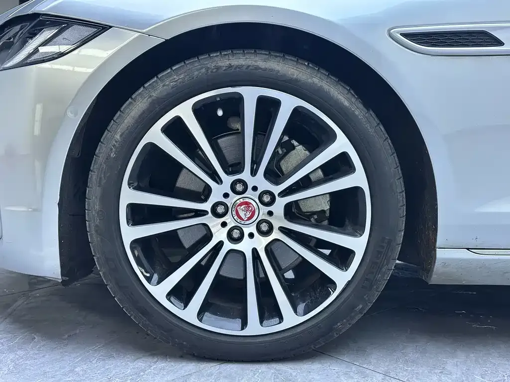 Jaguar XFL 2022 из CN, фото 8