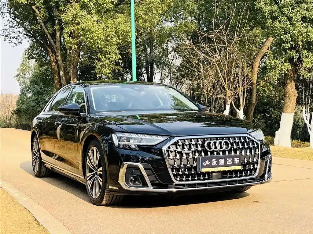 Audi A8 — фото 7