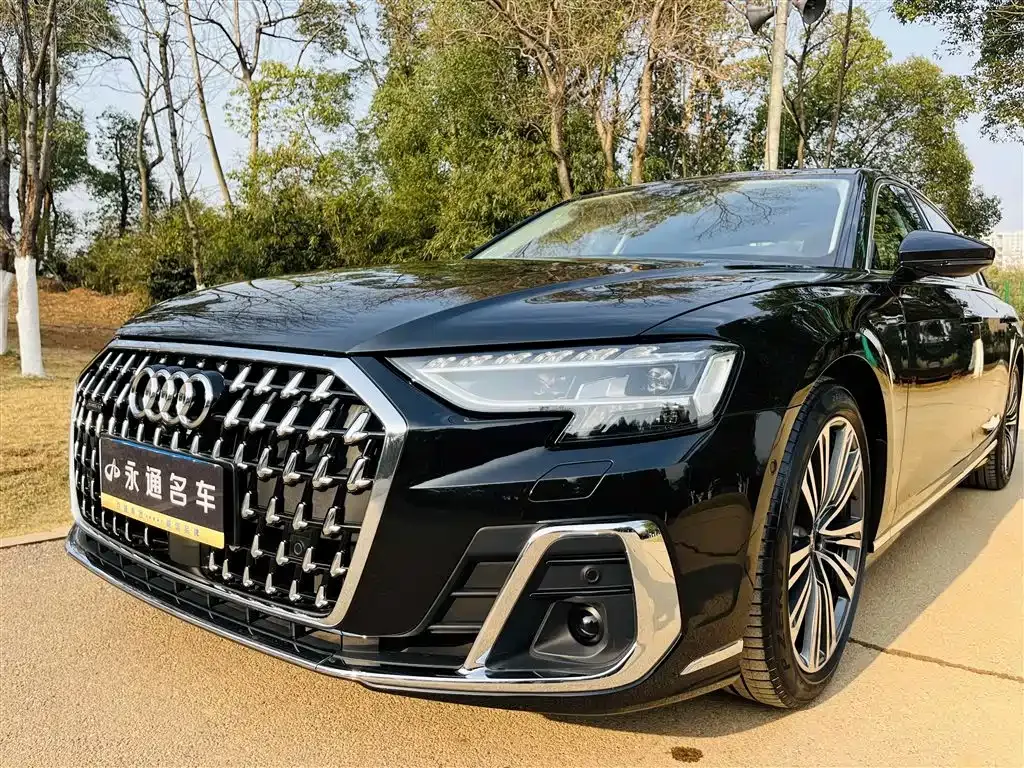 Audi A8 — фото 8