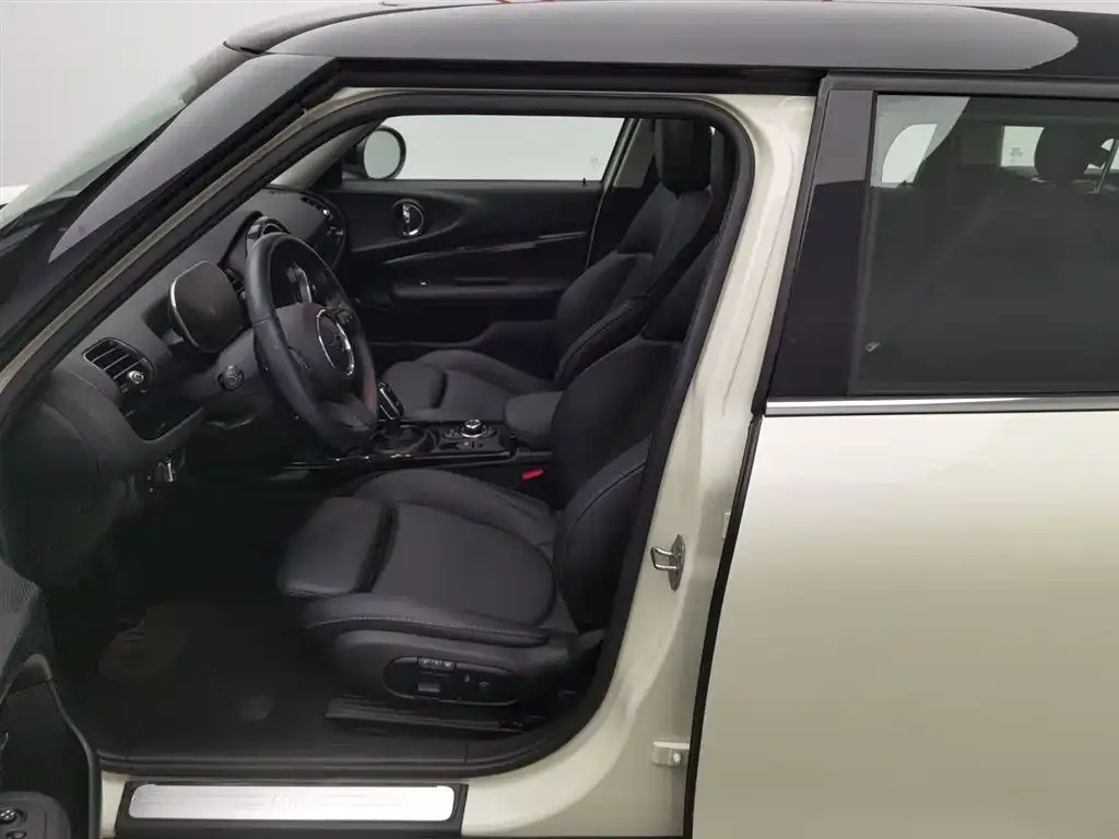 MINI Clubman — фото 3