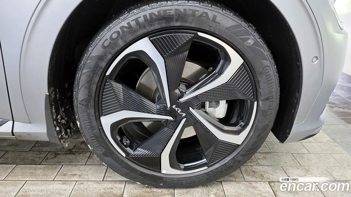 Kia EV6 — фото 8