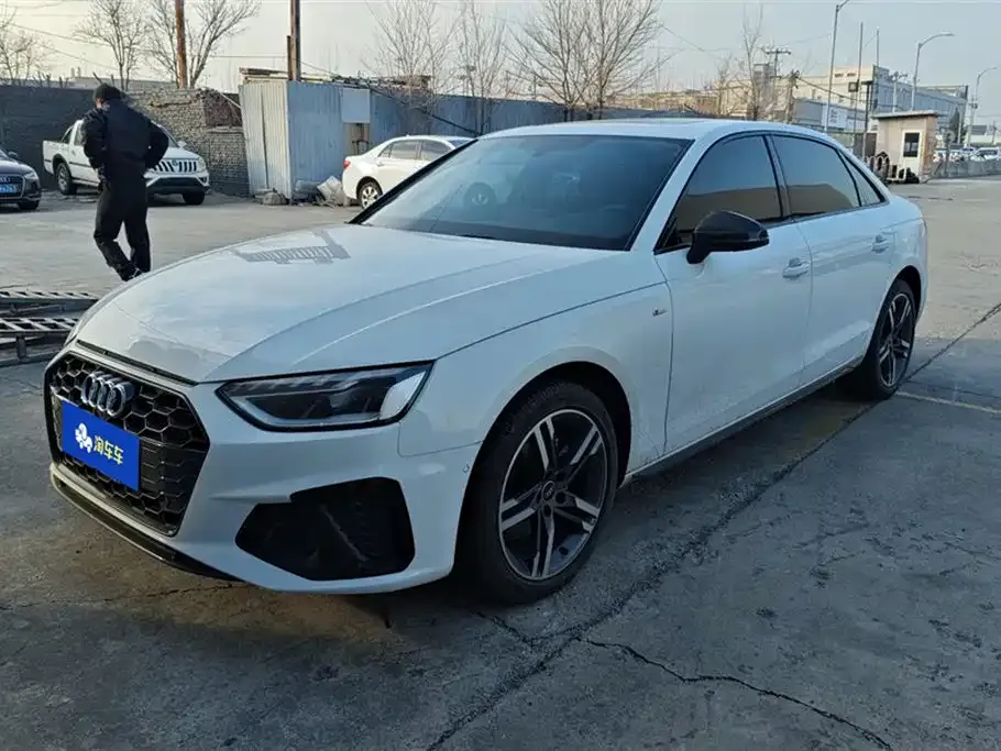 Audi A4L 2023 из CN, фото 1
