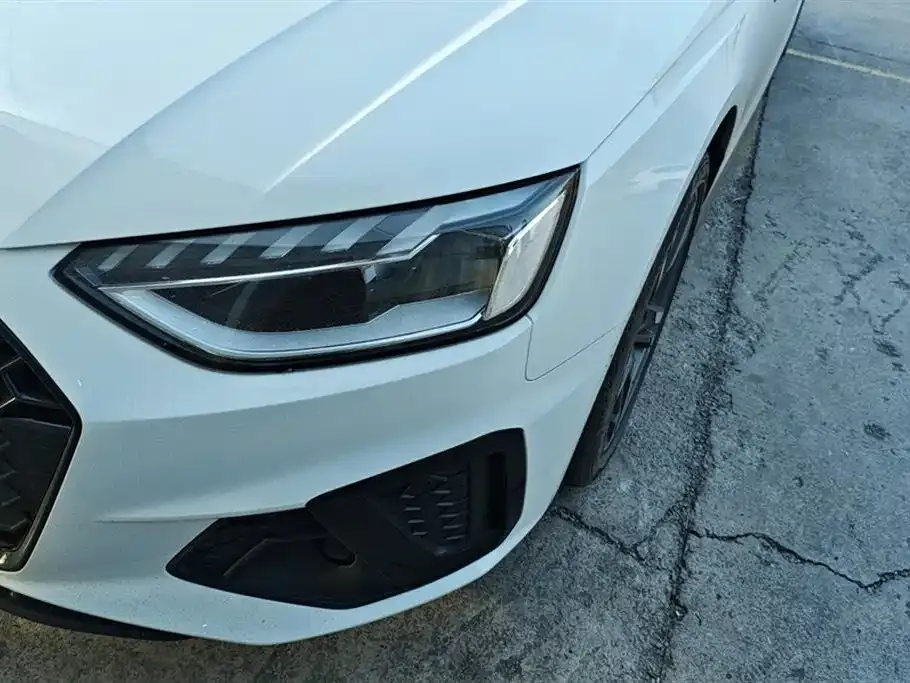 Audi A4L 2023 из CN, фото 7