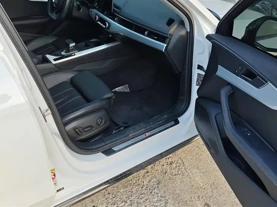 Audi A4L 2023 из CN, фото 9