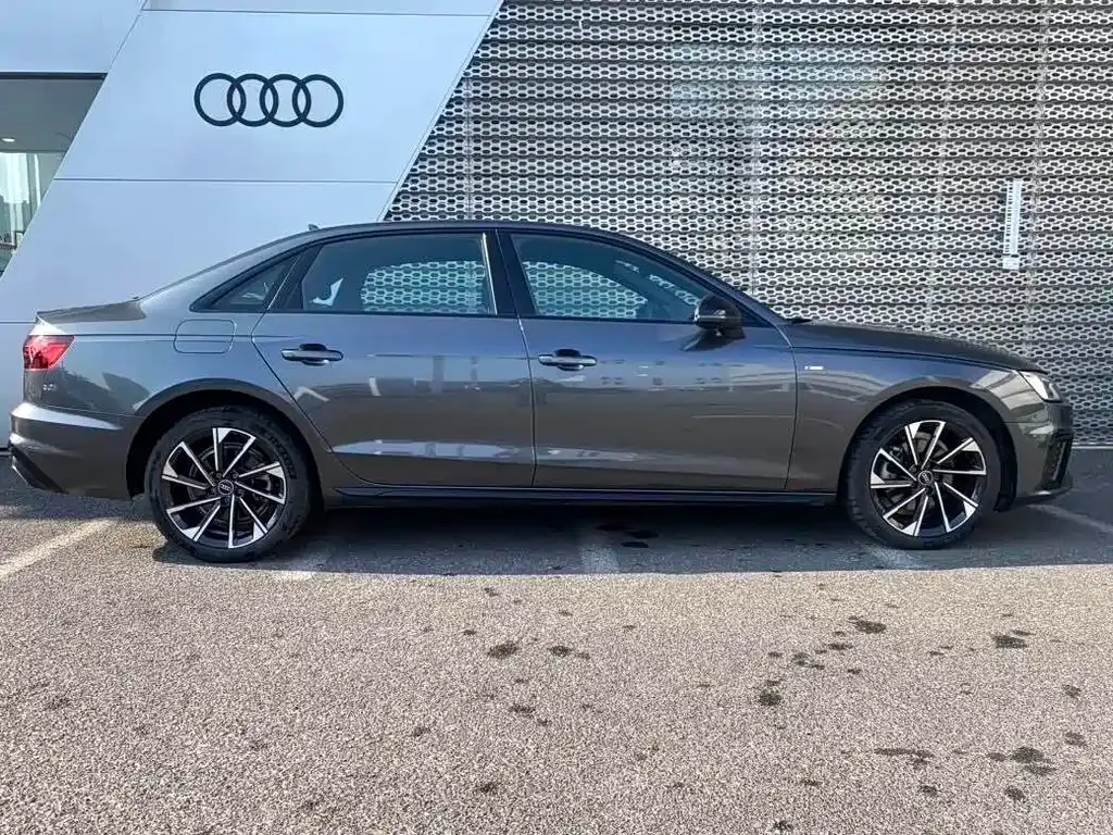 Audi A4L — фото 10