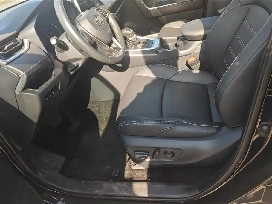 Toyota Wildlander 2022 из CN, фото 10