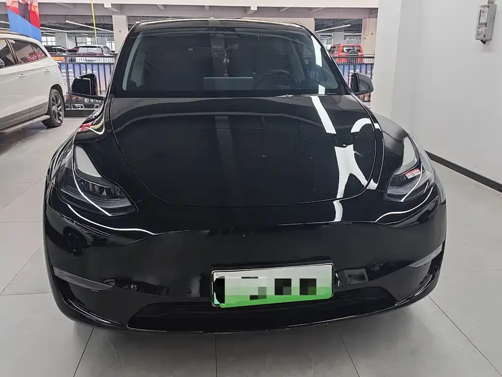 Tesla Model Y — фото 8