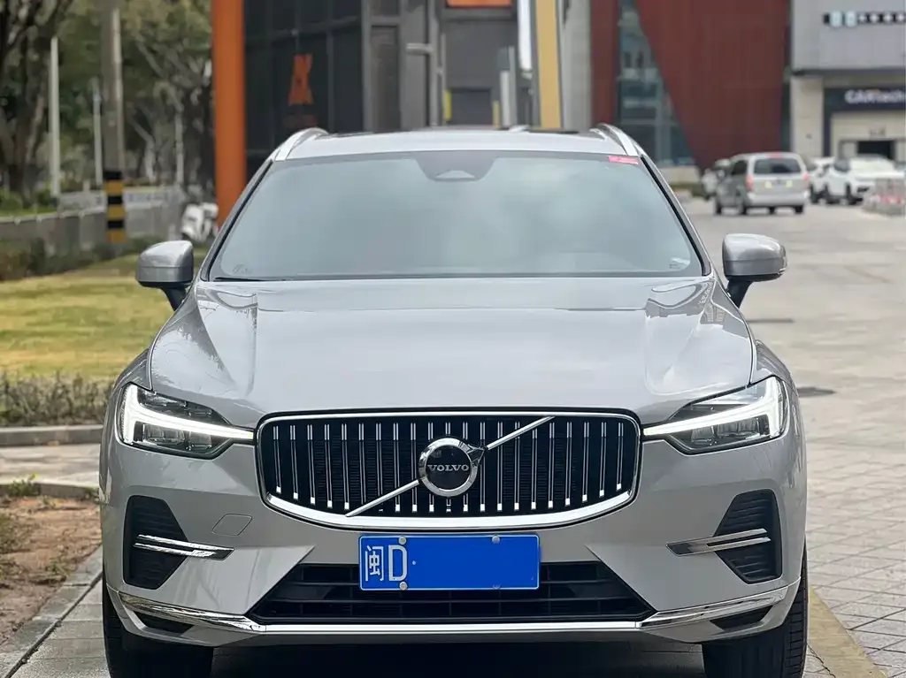 Volvo XC60 2023 из CN, фото 2