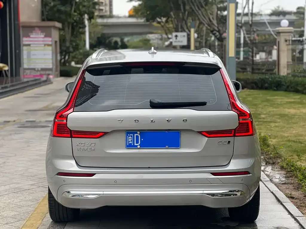 Volvo XC60 2023 из CN, фото 5