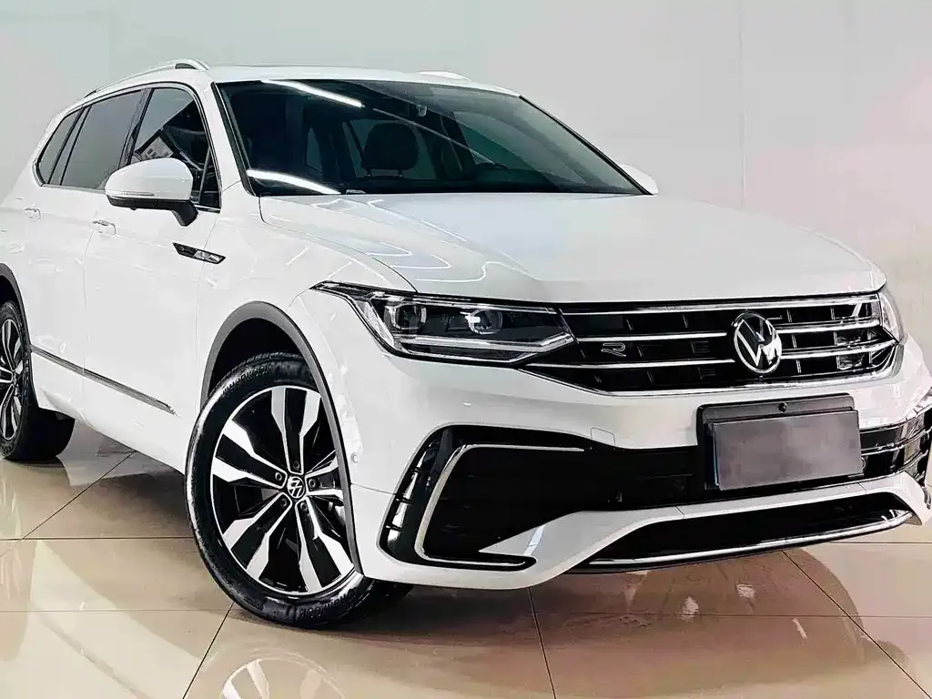 Volkswagen Tiguan L — фото 4