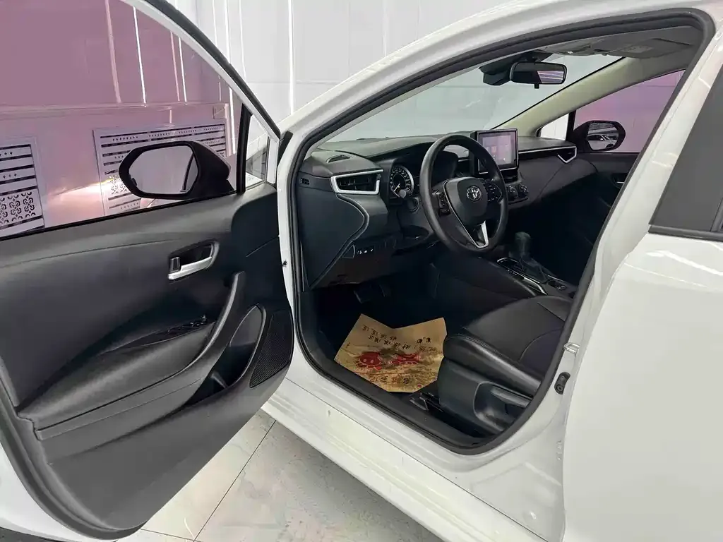 Toyota Corolla 2023 из CN, фото 2