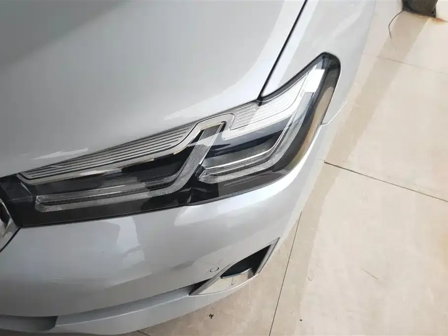 BMW 5 Series 2024 из CN, фото 4