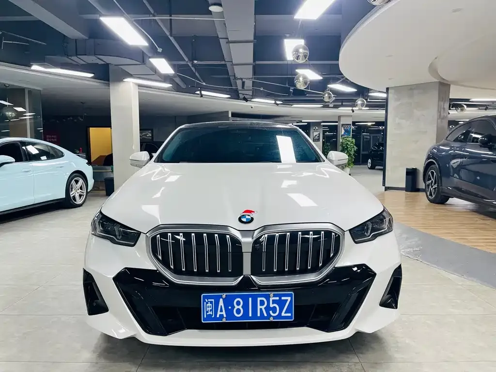 BMW 5 Series — фото 5