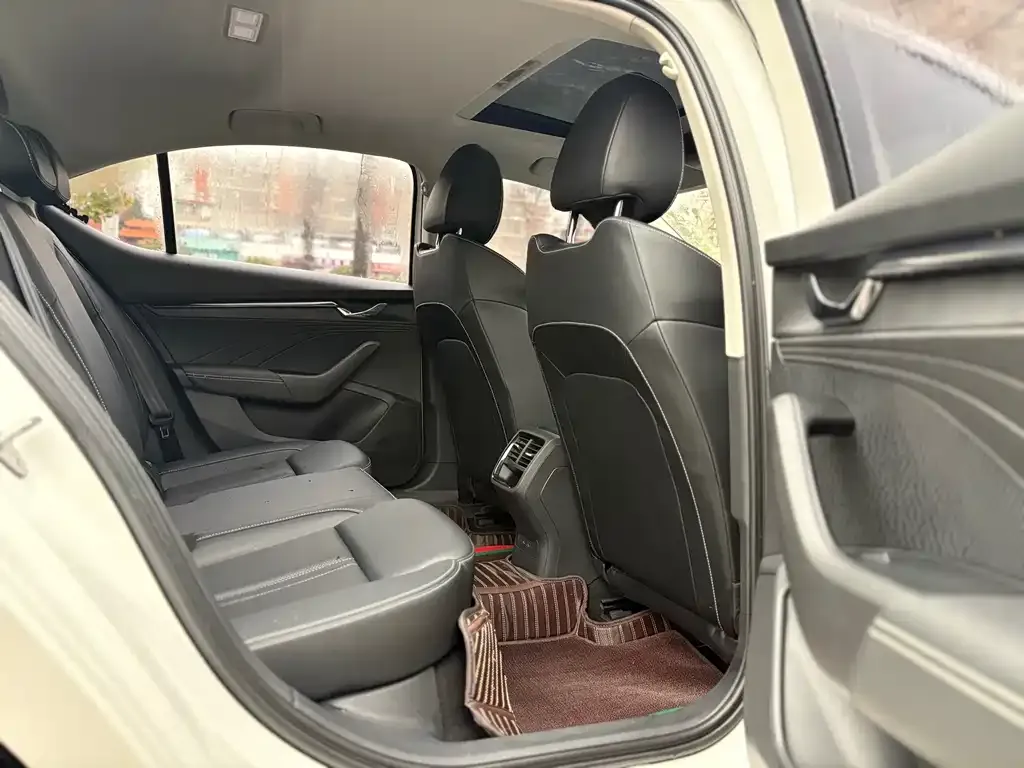 Skoda Octavia 2022 из CN, фото 2