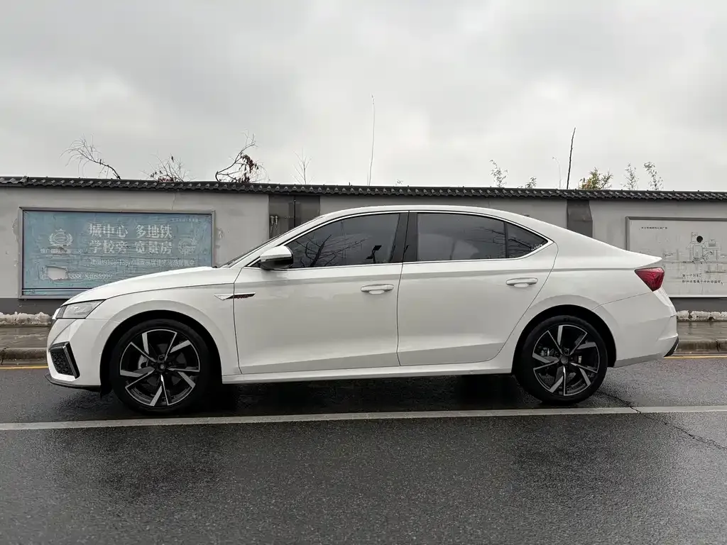 Skoda Octavia 2022 из CN, фото 10