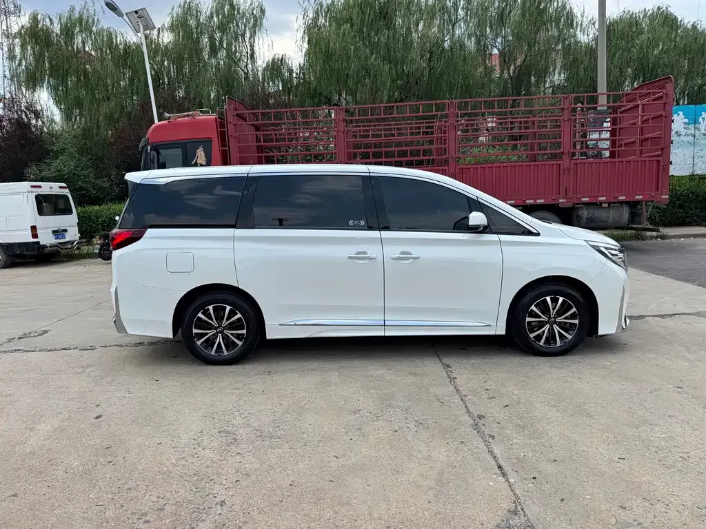 GAC Motor Trumpchi M8 — фото 10