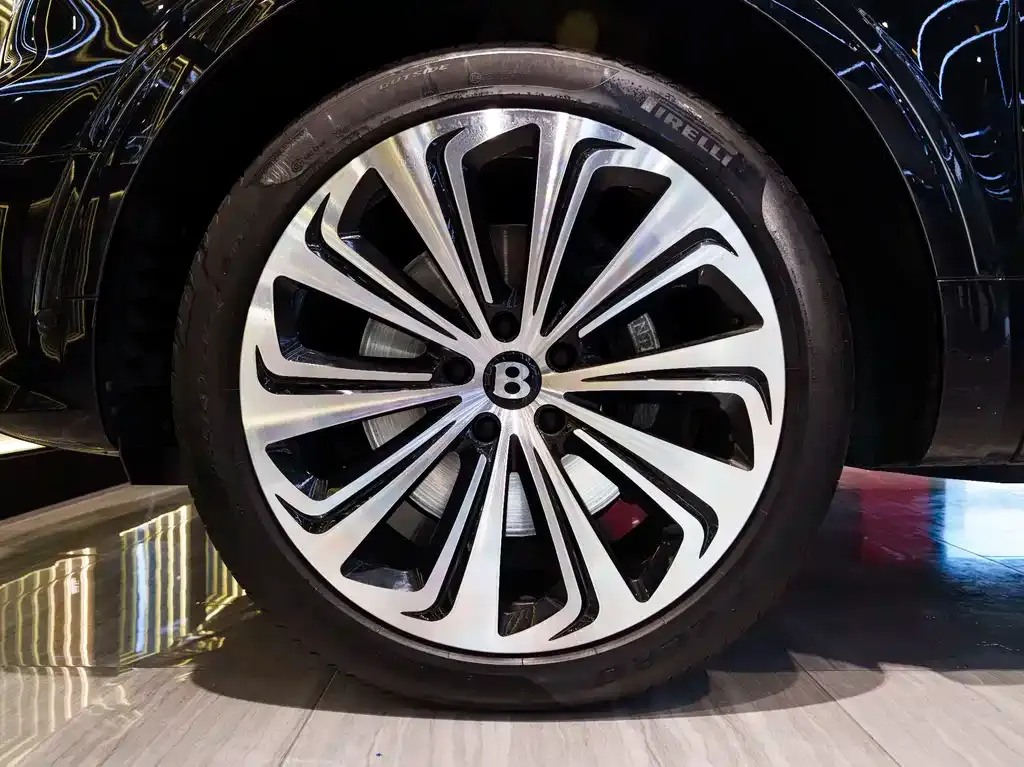 Bentley Bentayga 2022 из CN, фото 5