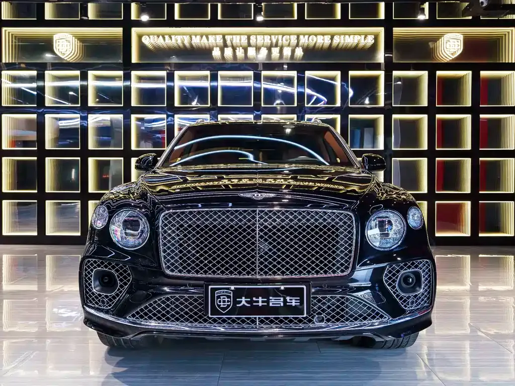 Bentley Bentayga 2022 из CN, фото 8