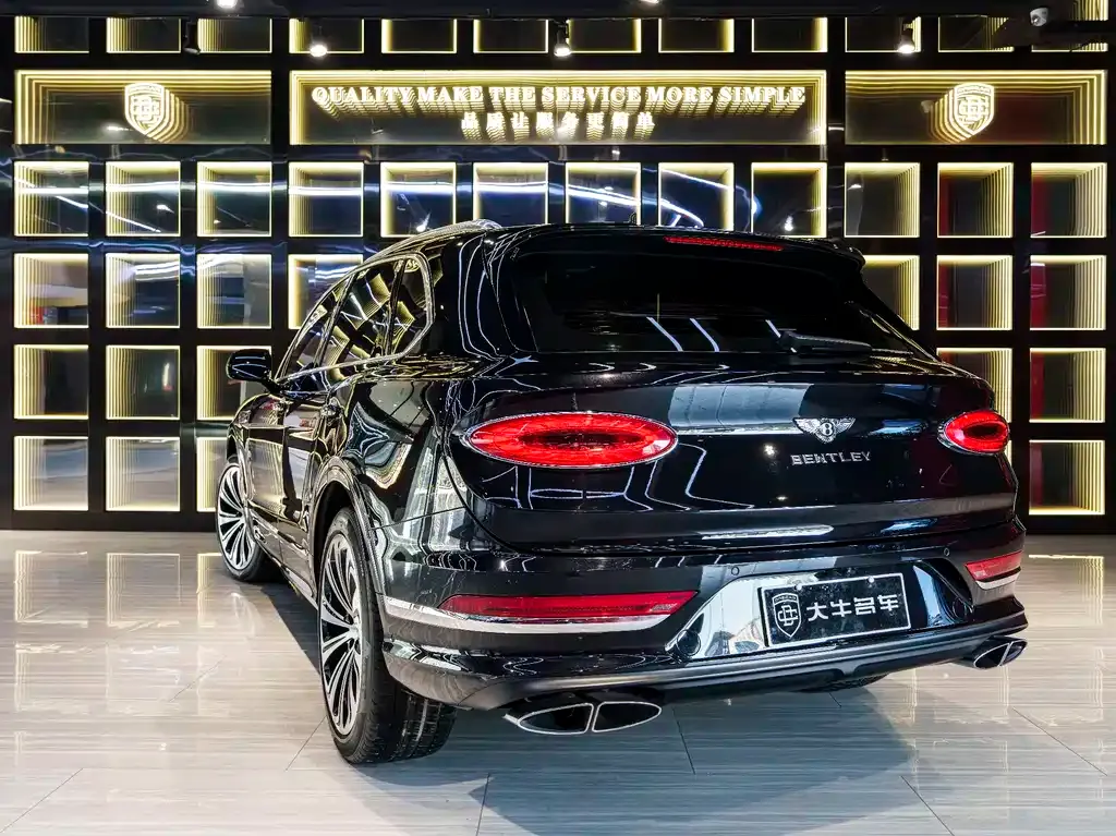 Bentley Bentayga 2022 из CN, фото 10