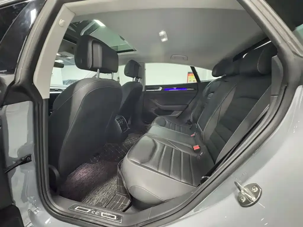 Volkswagen CC 2024 из CN, фото 7