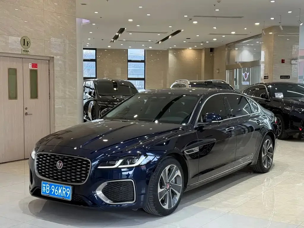 Jaguar XFL — фото 1