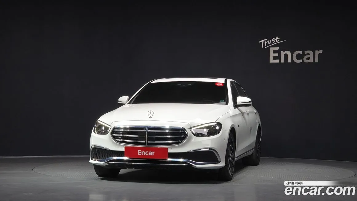 Mercedes-Benz E-Class — фото 3