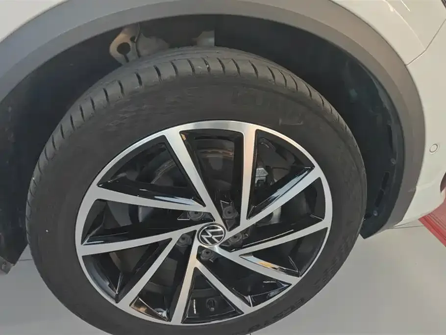 Volkswagen T-Roc 2023 из CN, фото 2
