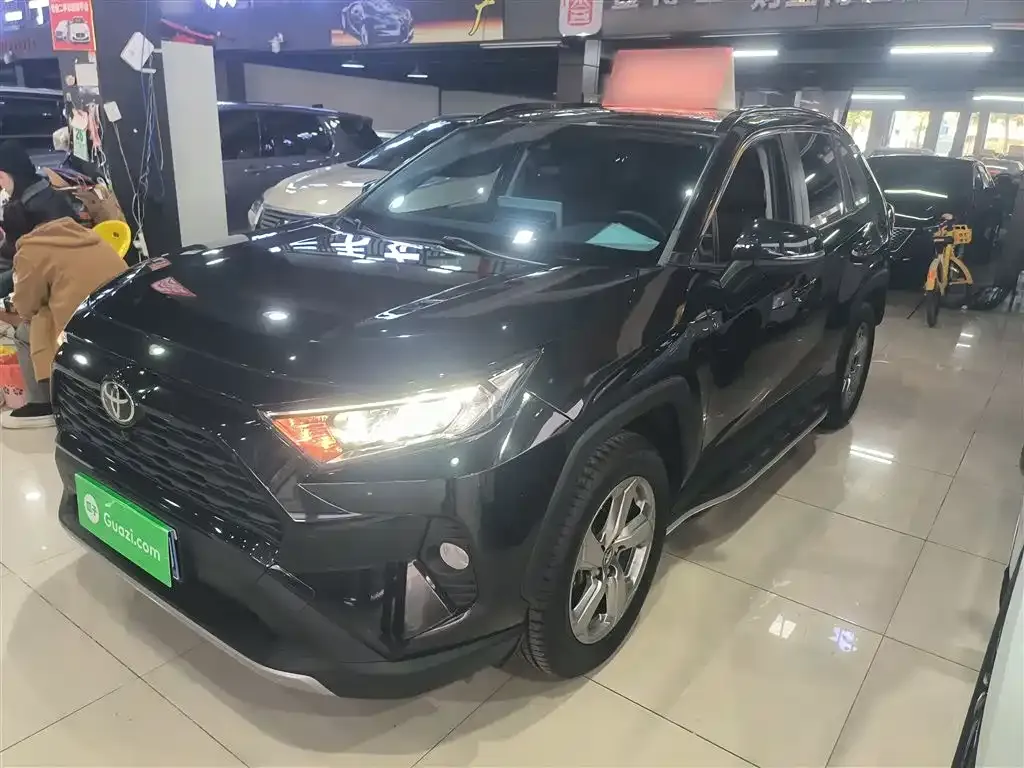 Toyota RAV4 2022 из CN, фото 1