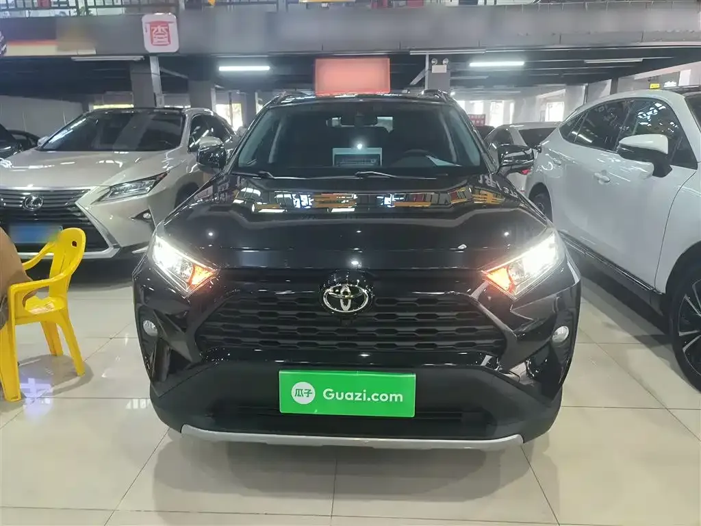 Toyota RAV4 2022 из CN, фото 2