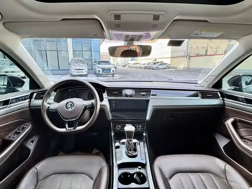 Volkswagen Phideon 2023 из CN, фото 3