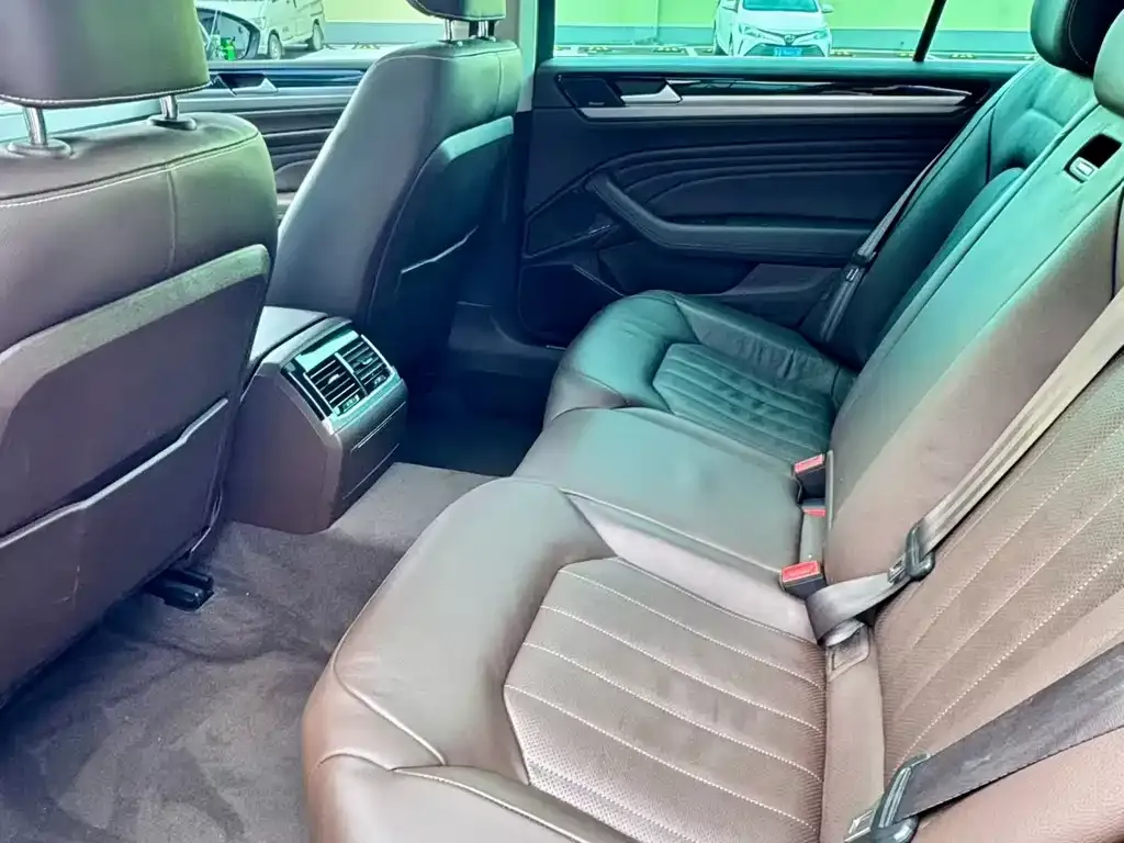 Volkswagen Phideon 2023 из CN, фото 2
