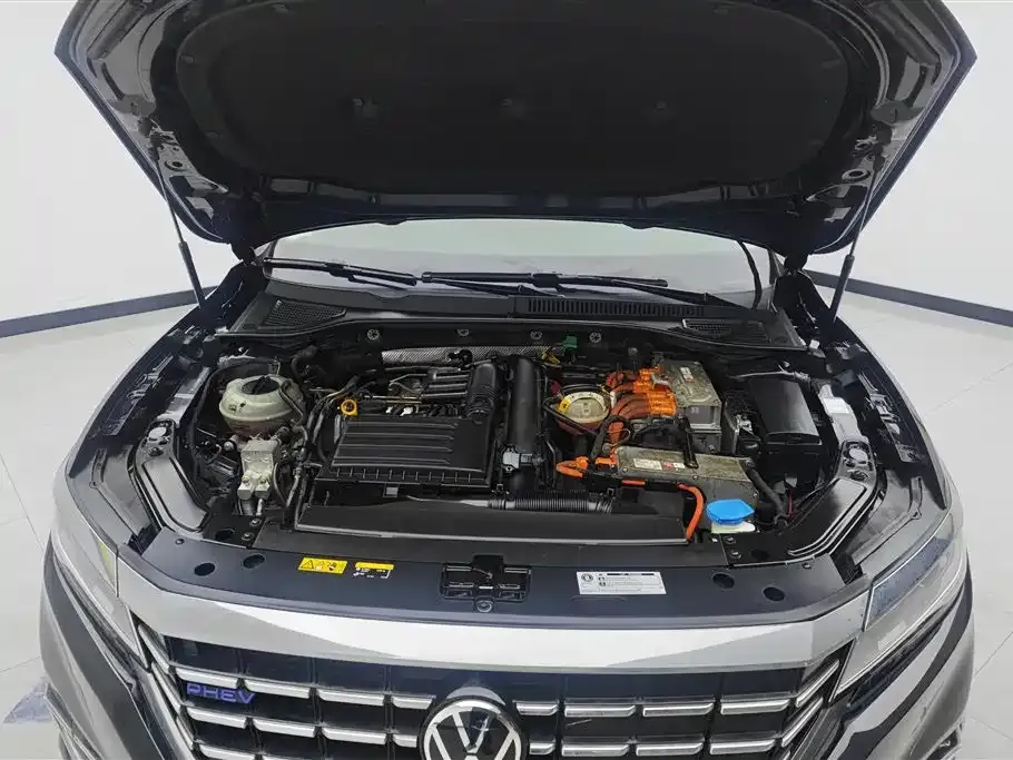 Volkswagen Passat New Energy — фото 7