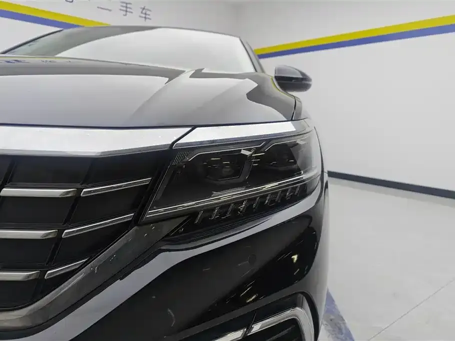Volkswagen Passat New Energy — фото 9