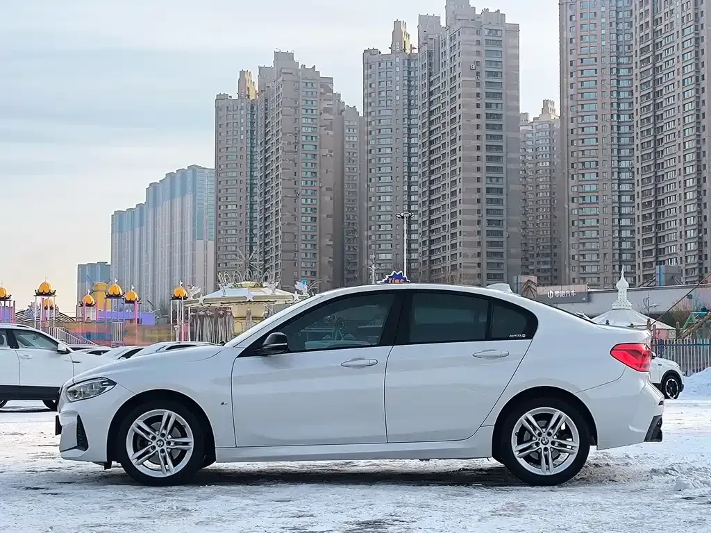 BMW 1 Series 2022 из CN, фото 6
