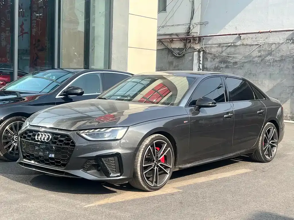 Audi A4L 2023 из CN, фото 1