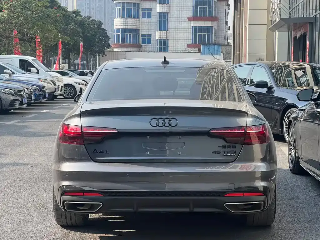 Audi A4L 2023 из CN, фото 8