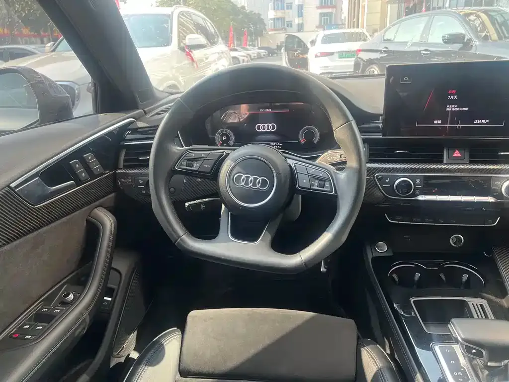 Audi A4L 2023 из CN, фото 7